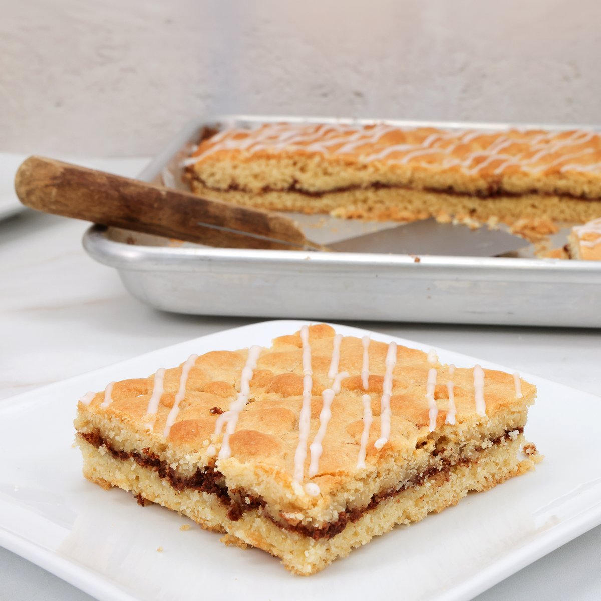 Cinnamon Roll Bar Image, Fall Limited-Time Offer